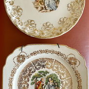 Se vende estos dos platos pequeños decorativos muy antiguos. Uno en oro 22k. - Img 57070551