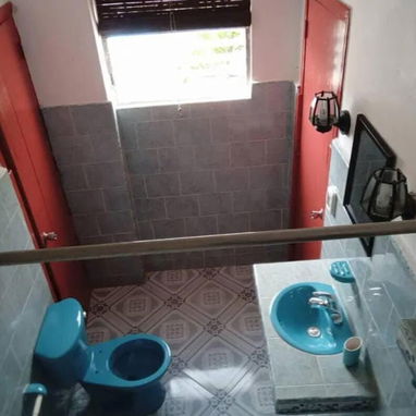 En venta, apartamento de dos dormitorios en segundo piso próximo a Ayestaran en 20 de Mayo. Valor:30 000 USD - 2/10