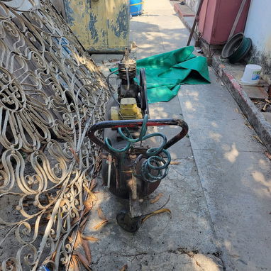 Vendo compresor criollo de aire en 100 usd soy del Cerro 53546464 - Img 121576490