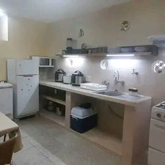 🏊🏻♀️ Casa de Renta en Guanabo con piscina. A 1 cuadra de la playa solamente. Tiene 3 habitaciones para 10 personas - Img 116172536