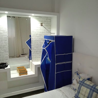¡SAN LÁZARO! 🏠 RENTO APTO LINEAL. 2 HAB C/BAÑO, CLIMA, RESPALDO ENERGÉTICO, WIFI, PARQUEO. 550 USD. - Img 121653163