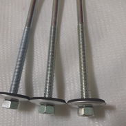 Vendo ganchos para tejas de Fibro y Metálica. 50 cup cada unidad LLAMAR a Pablo al teléfono 59 17 06 87 o mensaje por wa - Img 56040023