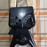 Pinza eléctrica para medir potencia en 220 - 380v - Img 57796618