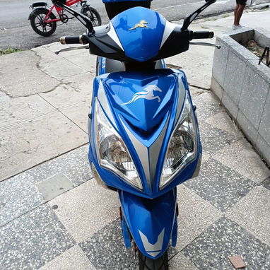 Moto eléctrica marca Rayan, modelo EAGLE8 - 3/5