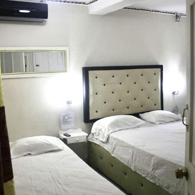 Alojamiento en Habana Vieja: Céntrico, Privado y SIN CORTE DE LUZ - Img 115824502