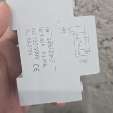 Breaker Con Regulador de Voltaje 110 v 220 V - 5/7