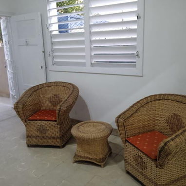 (500 usd x mes )tiempo indefinido ideal para negocio o vivienda ,apto cap en bajos ,27 y 10 VEDADO - Img 125181699