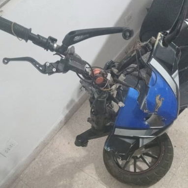 Vendo moto eléctrica en 800 dolares,este es el precio porque tuve un accidente y no la voy arreglar - Img 122448619