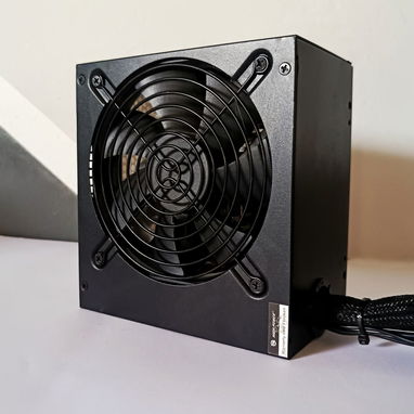 Fuente 600w 80+ gold 55 USD 1 semana de garantía Prácticamente nueva - Img 127563404