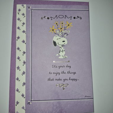 Este Día de las Madres, regala una pieza de diseño que esté a la altura de su entrega. Postales Hallmark 💌💖 - Img 120745391