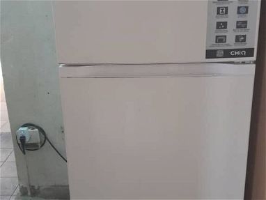 Refrigerador marca CHIQ como nuevo solo tiene 1 año de uso - Img 68737238