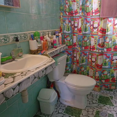 Vendo apto 2/4 y 5 balcones a una cuadra del hospital hermanos Amejeira fresco y ventilado ZULIET 52953544 o 78781089 - Img 123641982