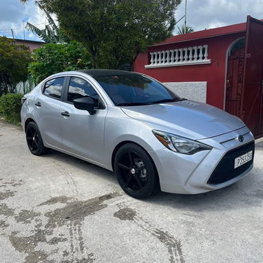 Vendo un negocio, Toyota Yaris 2020 automático - Img 121861446