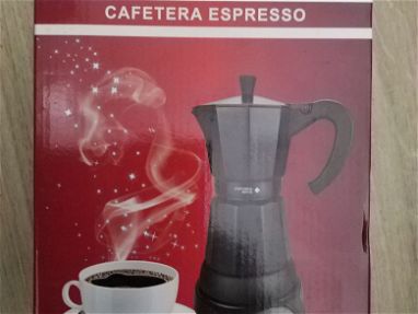 Cafetera Electrica Universal Royal 6 tazas Nueva en su Caja - Img main-image-45668442