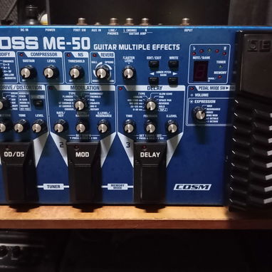 Multiefectos de Guitarra BOSS ME-50 - 2/3