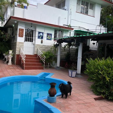 Venta de hermosa propiedad en Nuevo Vedado 600 mil - 5/10