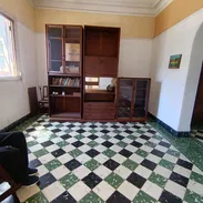 Se vende apto de 4/4 en el vedado con dos baños. - Img 54913916