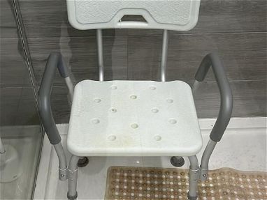 Se vende silla para baño de ancianos o enfermos - Img main-image
