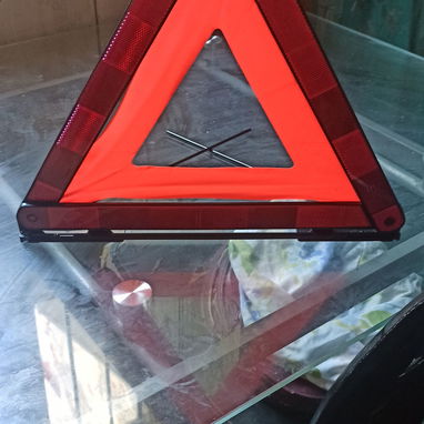 Vendo TRIÁNGULO DE PRESEÑALIZACIÓN!!!! - Img 123472650