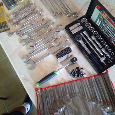 COMBO DE HERRAMIENTAS DE USO ,LLAVES , ALLEN, CUBOS , LIMAS, ACCESORIOS DREMEL Y MAS , TODO POR 60 USD - Img 122648966