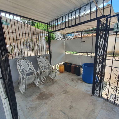 Se vende casa en Boyeros con garaje pequeño - Img 124704015