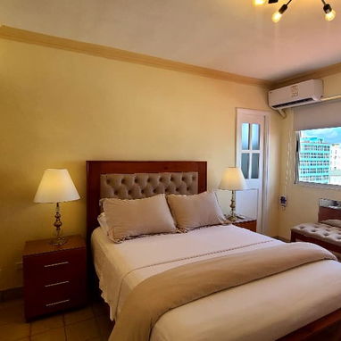 🧭 Hermoso Apartamento de 1 Habitación con Vista al Mar en el Vedado (No se Va la Luz) REF 1435 - Img 109842142