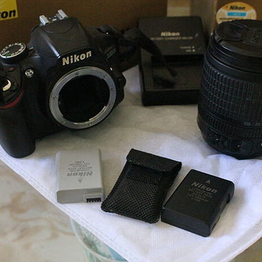 Vendo mi cámara Nikon D3200 en 200 USD con problema en obturador.  La cámara esta como nueva con muy poco uso, además de - 2/2