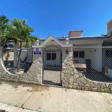 J Casa de renta con piscina y respaldo energético en Guanabo (5 hab) (12 personas). House for rent. GUA-005 - 2/10