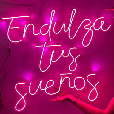Cuños, gafetes, etiquetas, carteles lumínicos personalizados - Img 122520019