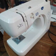 Maquina de coser Marca Génesis italiana - Img 45397726