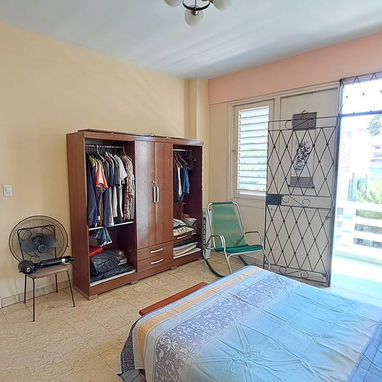 APARTAMENTO DE 3 CUARTOS EN VEDADO - Img 114566792