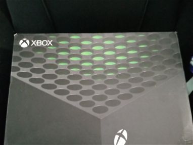 Xbox series x new con varios juegos dentro de la consola y su mando - Img main-image