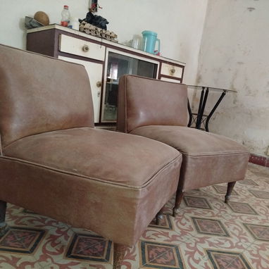 Juego de 2 Butacones de madera forro de vinil - 3/4