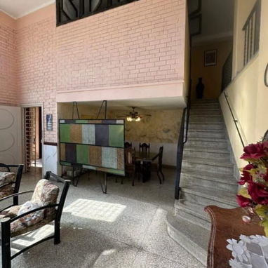 Ref# 94 Ofertaaa apto de 5 cuartos Dúplex Original en planta baja y con garaje. Muy buena zona!!! No lo deje pasar!!!! - 2/7