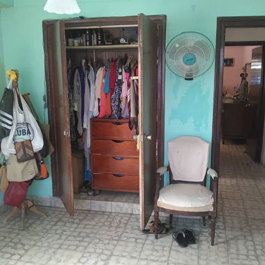Ref#96. Ofertaaa lindo apto en Santos Suárez a la venta de dos cuartos y medio!!!! Con balcón a la calle!!! - 8/10