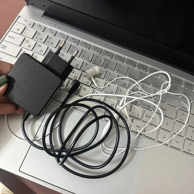 Laptop !! - Img 123245705