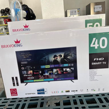 Smart TV Bravoking 50 " con cajita interna y dos mandos - Img 119000147