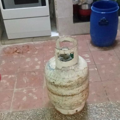 Balita de gas vacía - 3/5