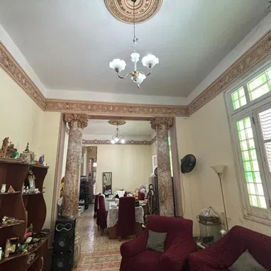 Casa amplia con garaje y enrrejada en el Vedado - Img 118574405