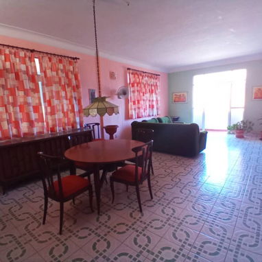 Se vende apartamento en el vedado. Amplio. Bonito y ubicacion privilegieda. En calle Linea - Img 105816796