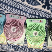 Mini ventilador usb recargable, con pila de litio externa y posibilidad de cambiarla fácilmente. Duración de 4 horas c - Img 57729740