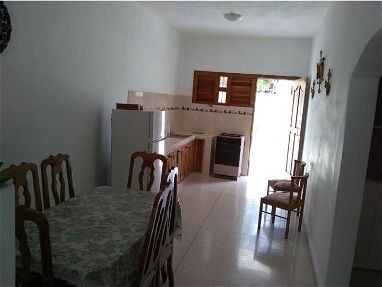 Renta de casa amplia de 3 habitaciones a solo 2 cuadras de la playa de guanabo - Img 68978702