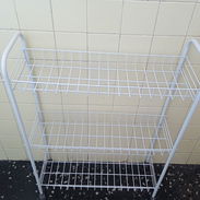 Vendo organizador de 3 niveles con ruedas mide 70 cm x 50 - Img 56709195