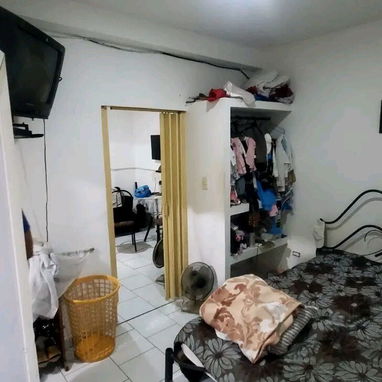 12500 usd vendo apartamento en el vedado es interior más q céntrico ubicado en 23 y G es en bajos de 1/4 con vestidor (q - 6/8