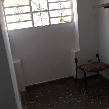 Se rentan 2 apartamentos en línea y B , vedado - Img 123042521