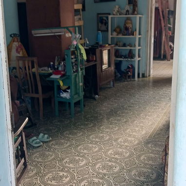 Se vende o se negocea por carro Casa colonial en la vivora detrás del cupet de 10 de octubre y acosta - 4/10