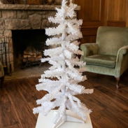 ✅Árbol 🌲 de Navidad blanco 🤍 ✅Medidas : 1.20 cm de alto ✅Con base plástica 💰Precio : 20 USD F - Img 58327751