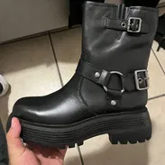 Botas - Img 55598739