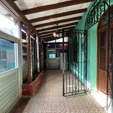 Se vende casa biplanta en bajos en playa - Img 121032827