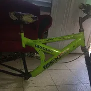 En venta cuadro de bicicleta 26 marca Shimano Original y una Cadena marca Tava - Img 55372659